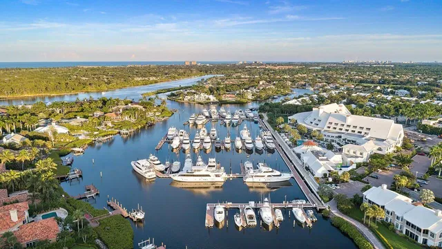 Admirals Cove Residence photo 10