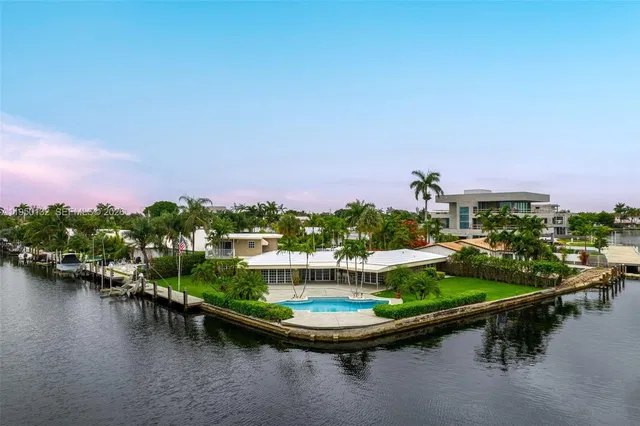 2130 NE 15th Street, Fort Lauderdale, FL 33304