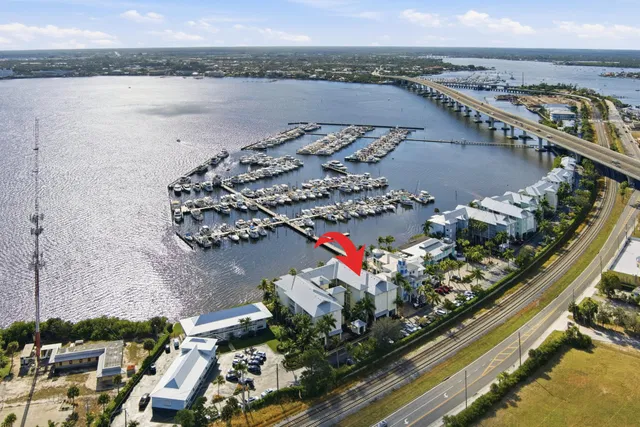 Harborage Yacht Club Unit 307 photo 2