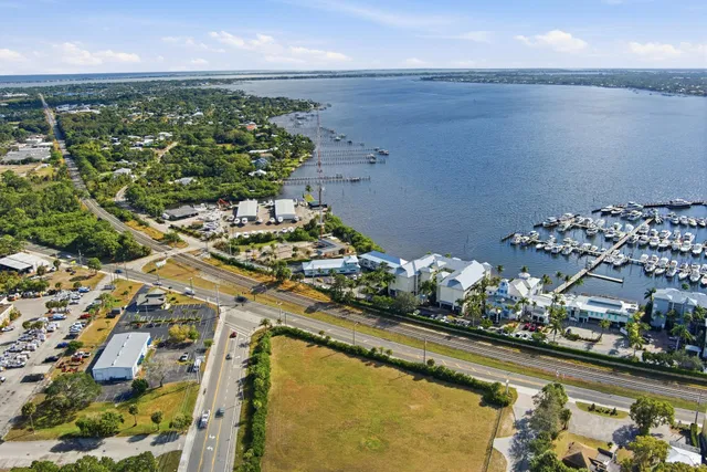 Harborage Yacht Club Unit 307 photo 3