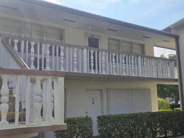 Residence photo 3