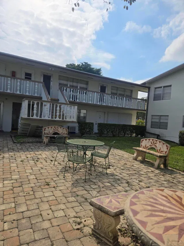 Residence photo 4
