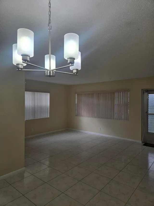 Residence photo 5