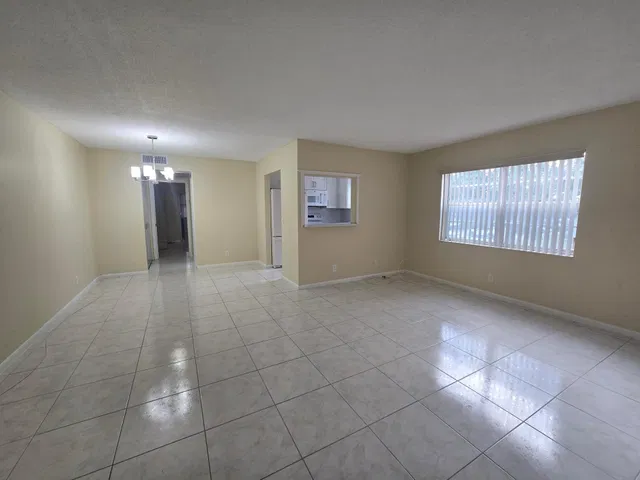 Residence photo 9