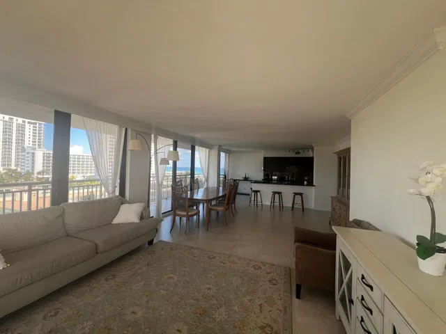 Singer Island Unit 607 photo 4