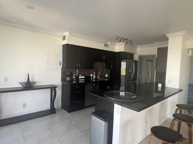 Singer Island Unit 607 photo 9