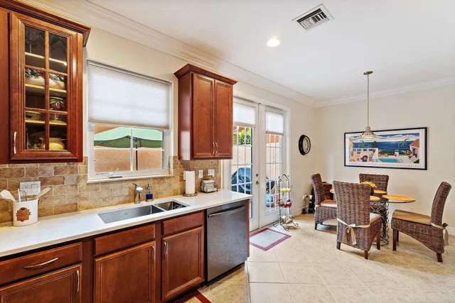 Canterbury Place Residence photo 26