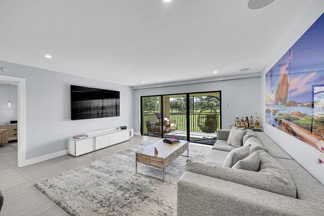 Eastpointe Country Club Unit 201 photo 11