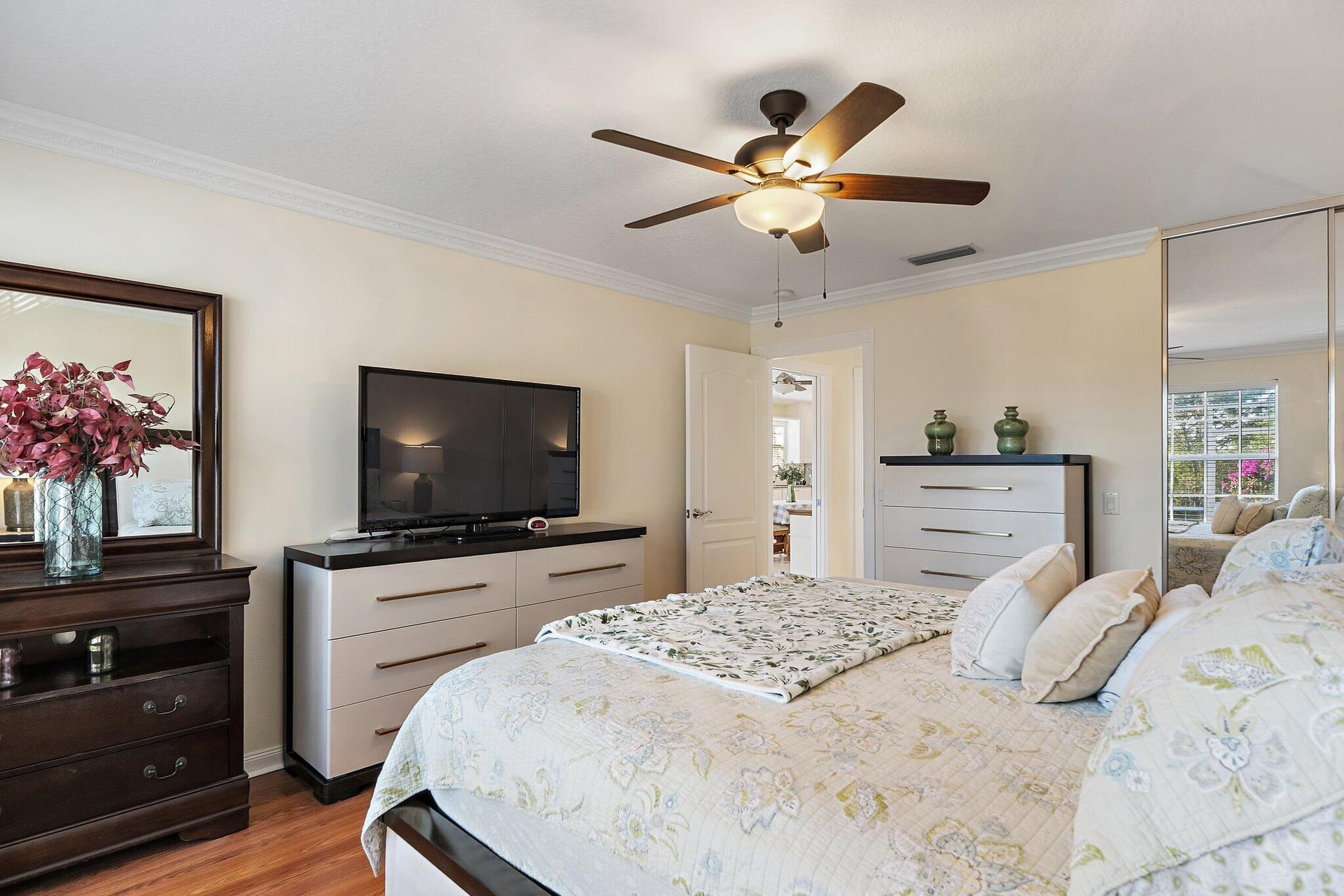 Residence photo 17