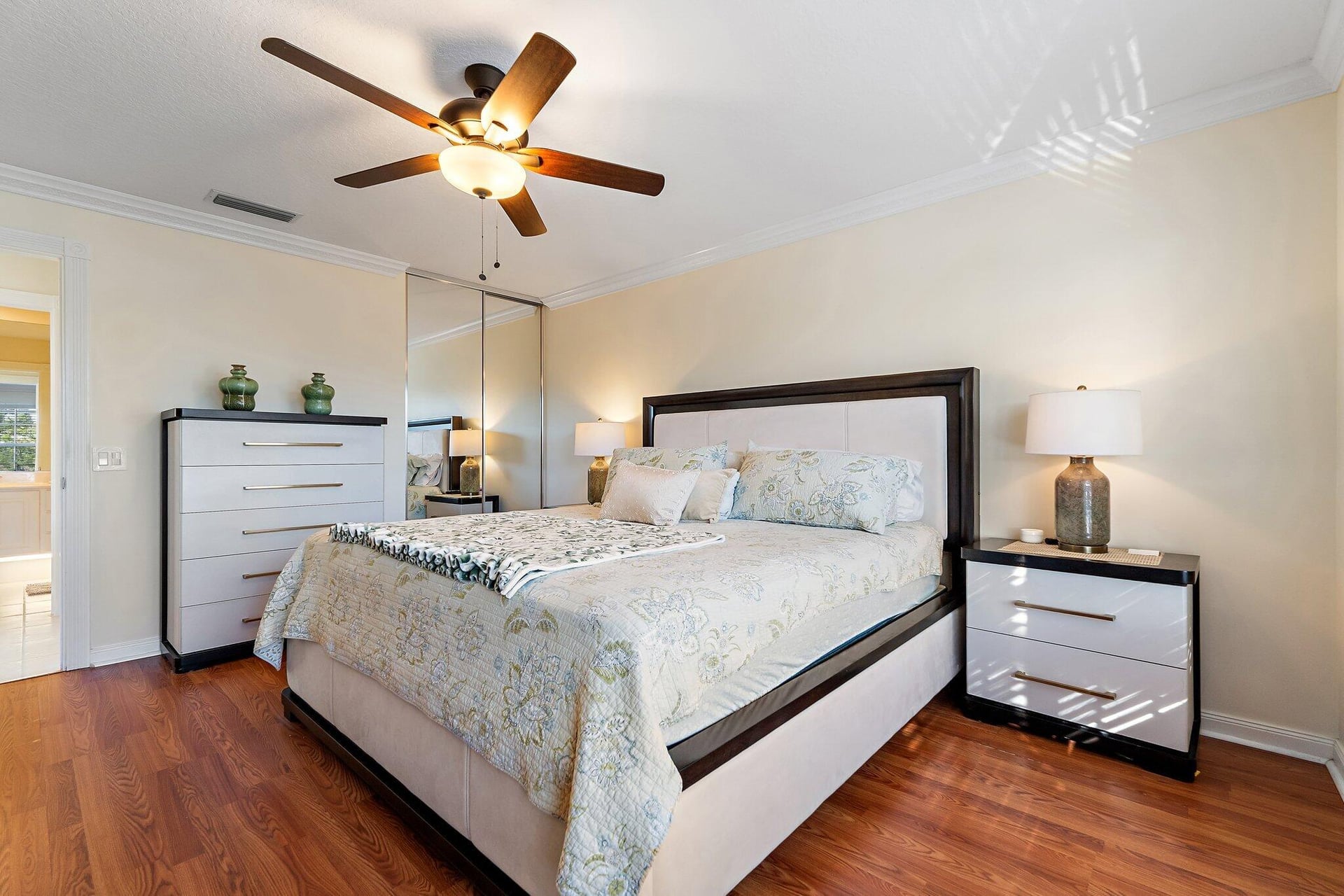 Residence photo 18