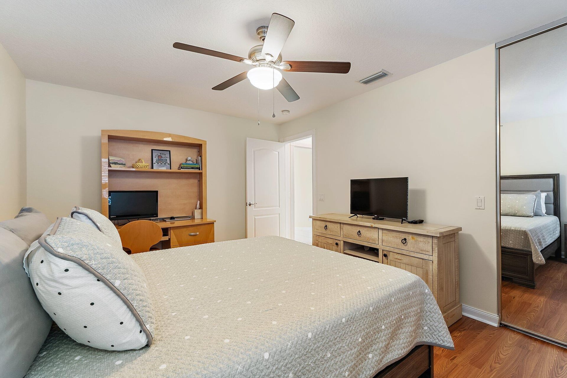 Residence photo 24