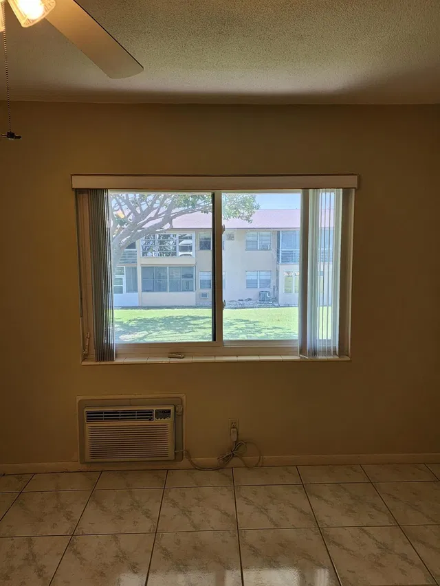 Residence photo 3