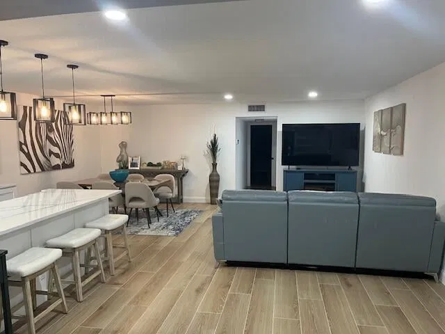 Unit C photo 7
