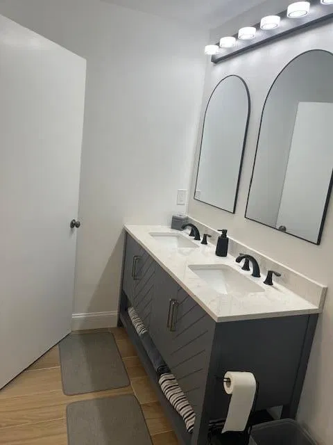 Unit C photo 14