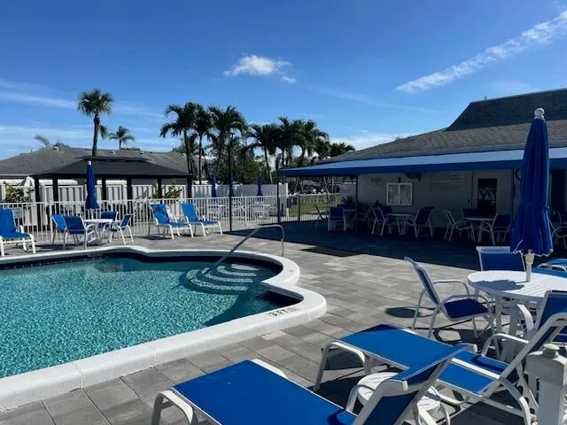 Unit C photo 19