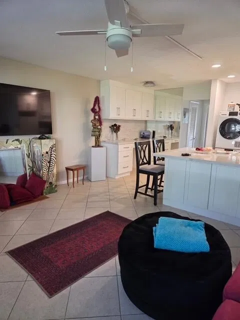 Unit 111 photo 3