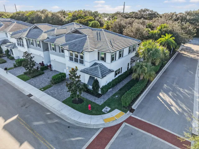Residences at Midtown Palm Beach Gardens Residence photo 5