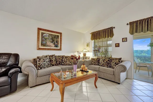 Residence photo 19