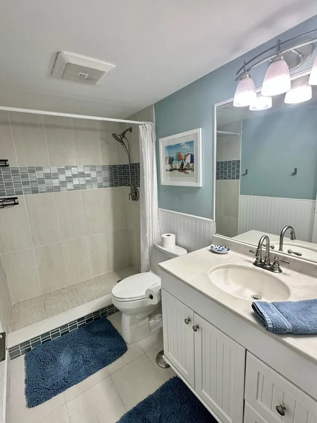 Unit 301 photo 46