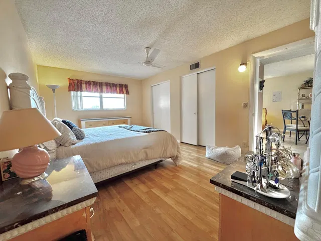 Unit 315 photo 10