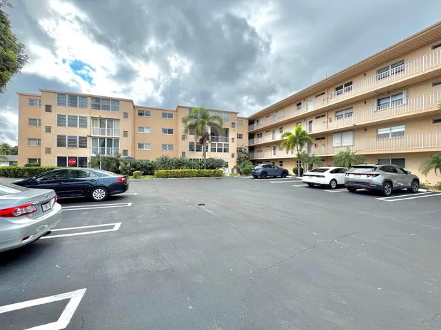 Unit 315 photo 30