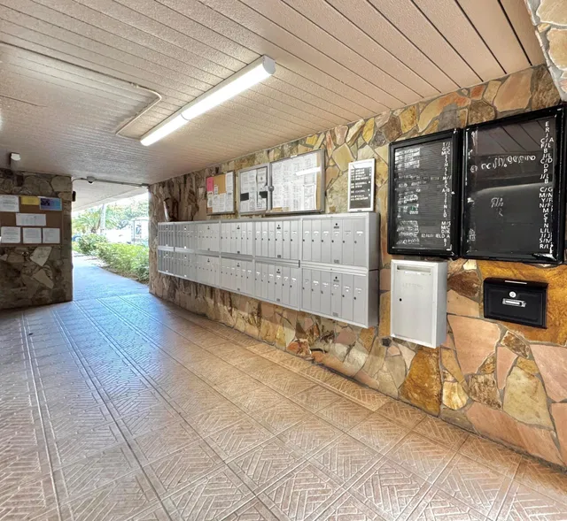 Unit 315 photo 32