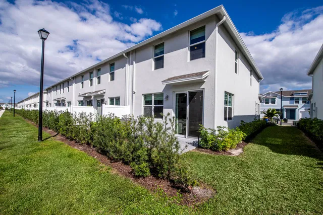 Residence photo 25