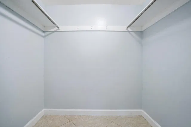 Unit 802 photo 16