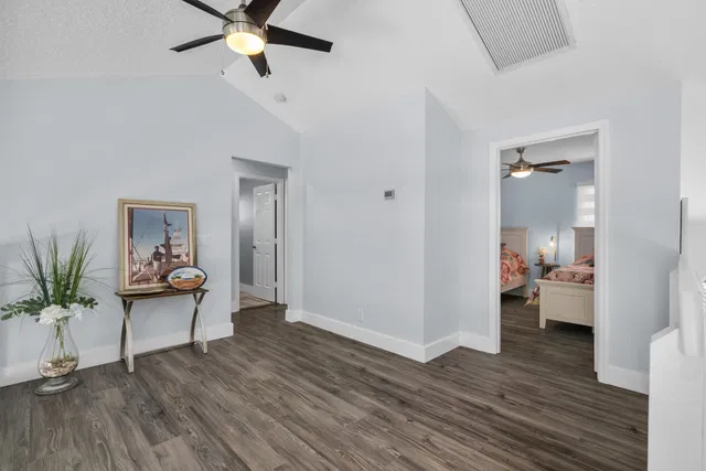 Residence photo 30