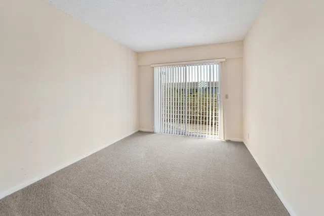 Residence photo 17