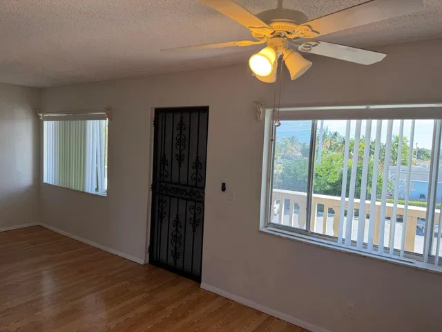 Unit 312 photo 11
