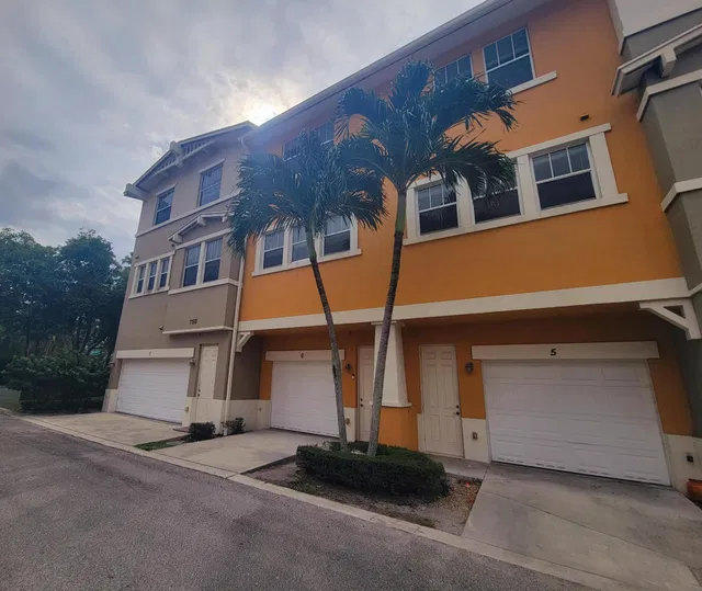 Cityside West Palm Beach Unit 5 photo 2