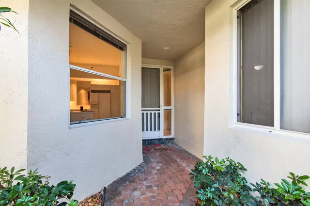 Unit 1304 photo 5