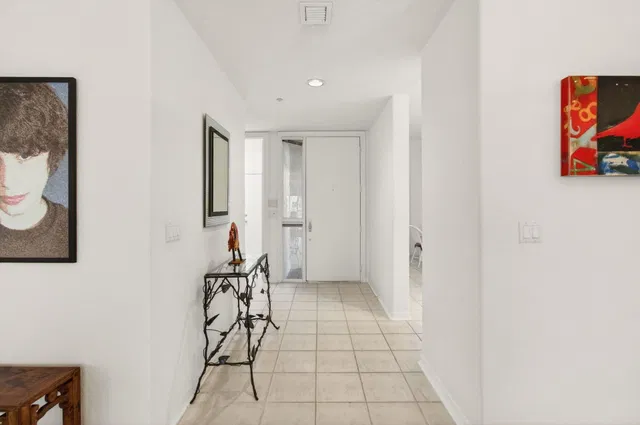 Unit 1304 photo 6