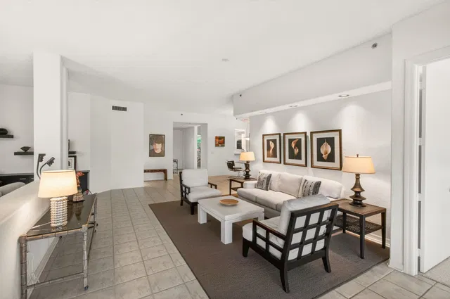 Unit 1304 photo 21