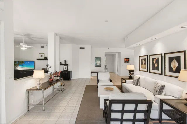 Unit 1304 photo 22