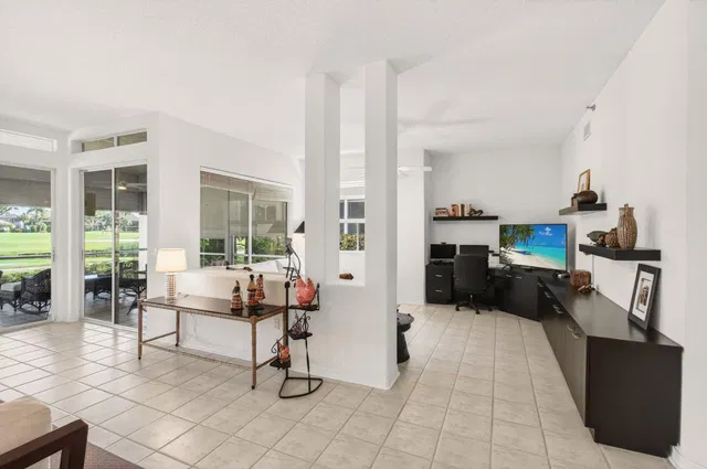 Unit 1304 photo 24
