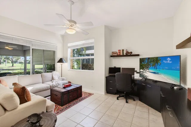 Unit 1304 photo 25