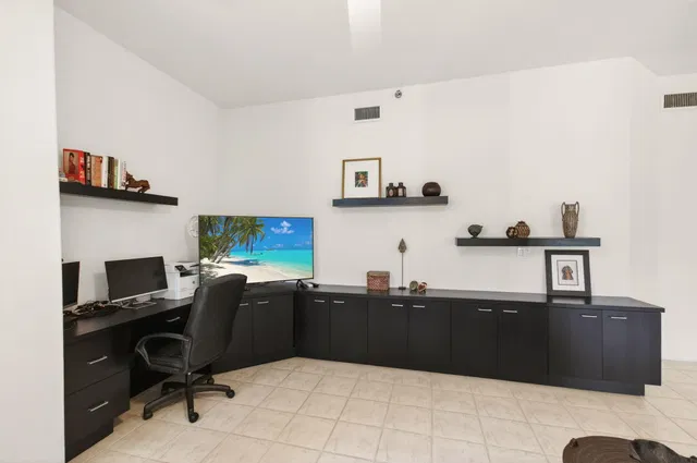 Unit 1304 photo 28
