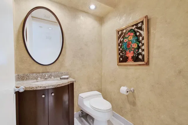 Unit 1304 photo 29