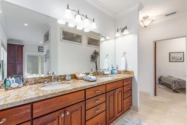 Residence photo 61