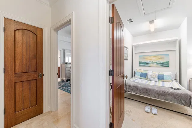 Residence photo 72