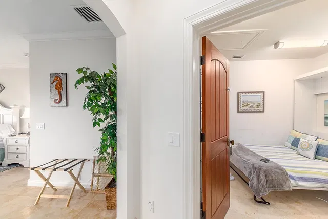 Residence photo 74