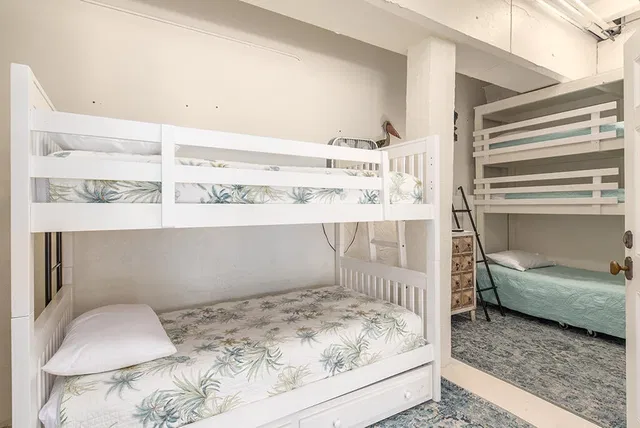Residence photo 82