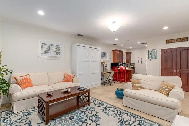 Residence photo 86