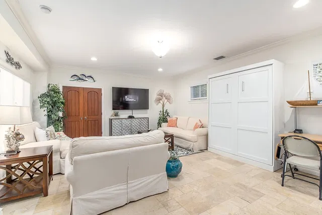 Residence photo 89