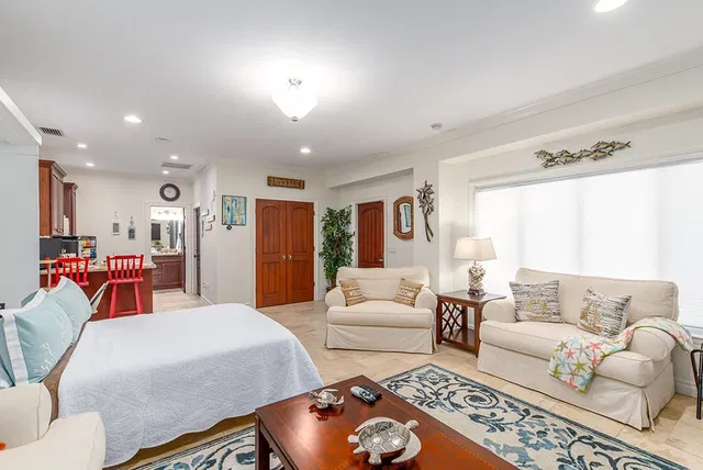 Residence photo 90