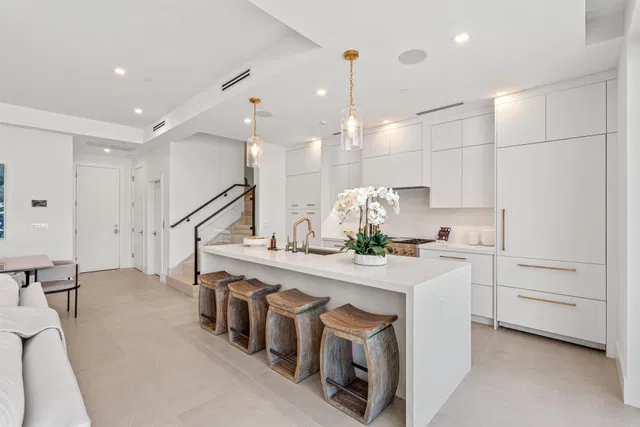 Unit 204 photo 14
