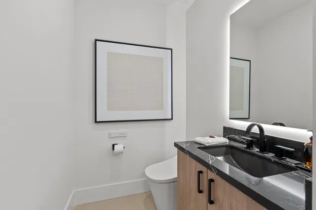 Unit 204 photo 18