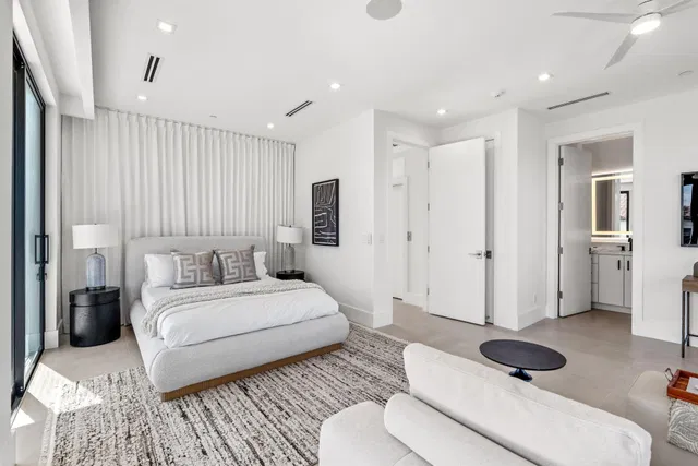 Unit 204 photo 24